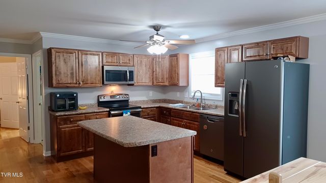 17505 Bridle Drive, Abingdon, VA 24210