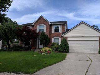 25871 TRESTLE, Novi, MI 48375