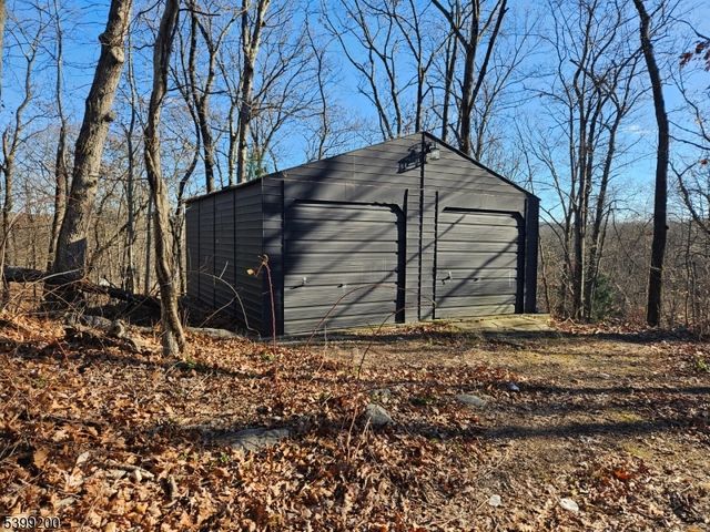 3 Elm St, Wanaque Boro, NJ 07420