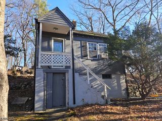3 Elm St, Wanaque Boro, NJ 07420