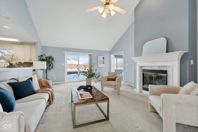 1006 Woodridge, Brownsburg, IN 46112