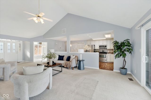 1006 Woodridge, Brownsburg, IN 46112