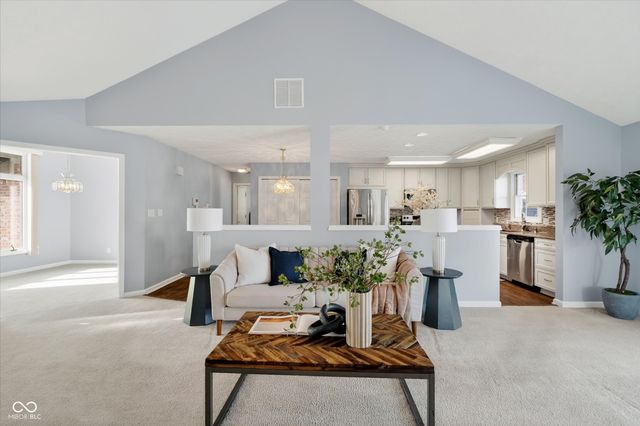 1006 Woodridge, Brownsburg, IN 46112