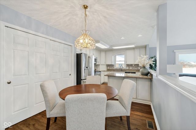 1006 Woodridge, Brownsburg, IN 46112