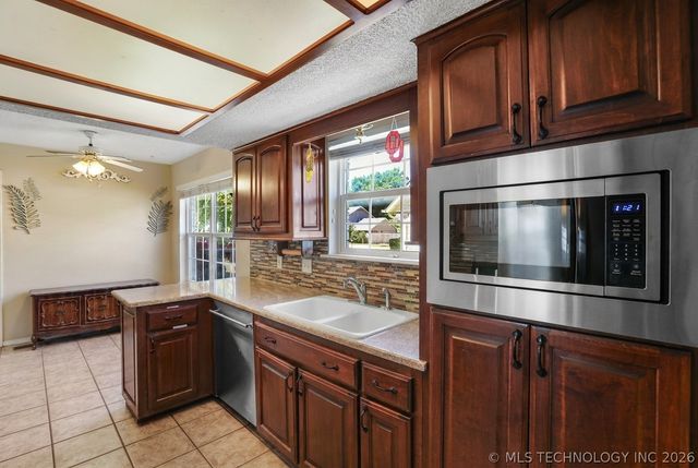 800 W Albuquerque Street, Broken Arrow, OK 74011