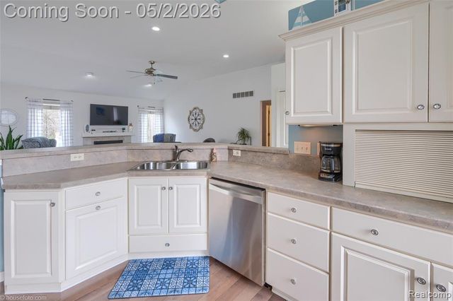 7240 Parkridge Parkway, Swartz Creek, MI 48473