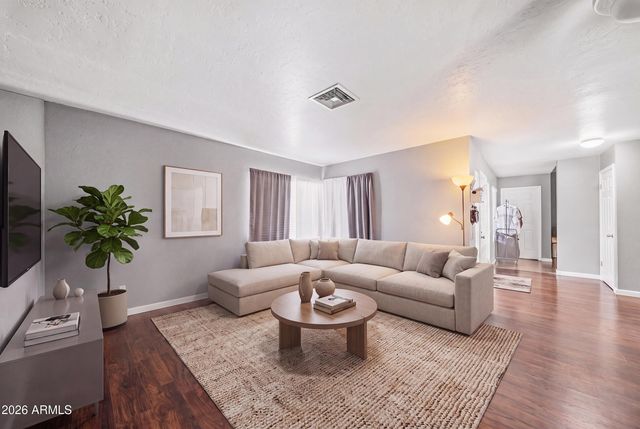 10122 W Turney Avenue, Phoenix, AZ 85037
