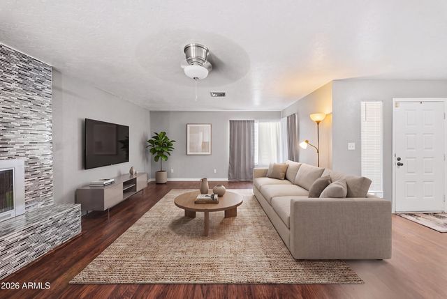 10122 W Turney Avenue, Phoenix, AZ 85037