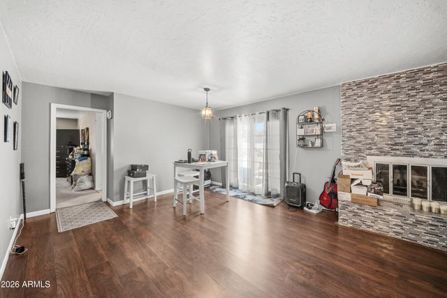 10122 W Turney Avenue, Phoenix, AZ 85037