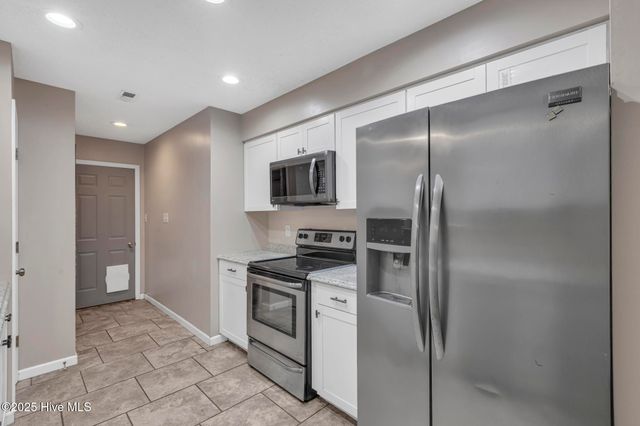 101 Donna Court, Hubert, NC 28539