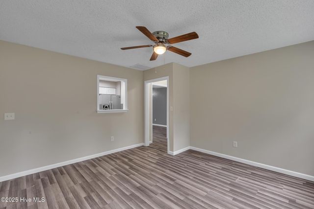 101 Donna Court, Hubert, NC 28539