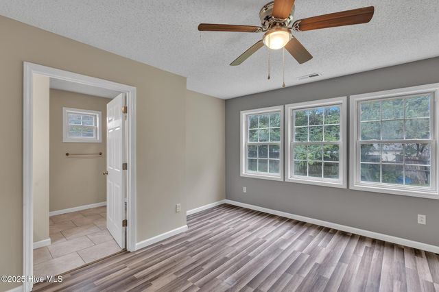 101 Donna Court, Hubert, NC 28539