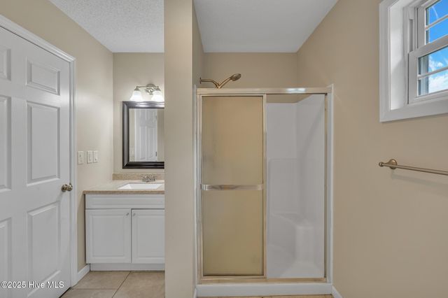 101 Donna Court, Hubert, NC 28539