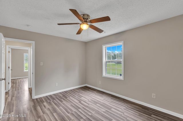 101 Donna Court, Hubert, NC 28539