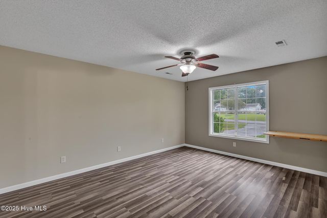101 Donna Court, Hubert, NC 28539