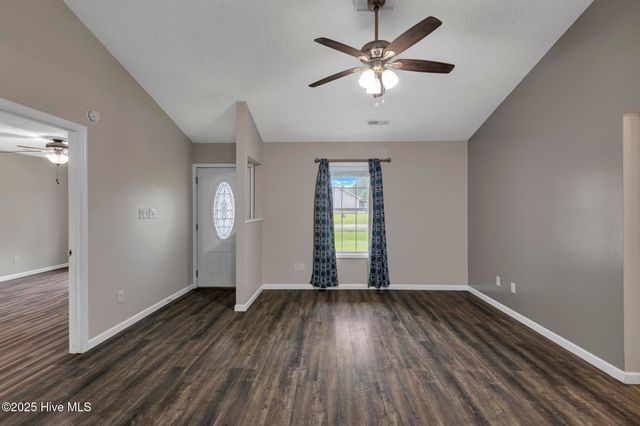 101 Donna Court, Hubert, NC 28539