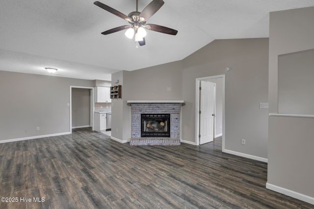 101 Donna Court, Hubert, NC 28539
