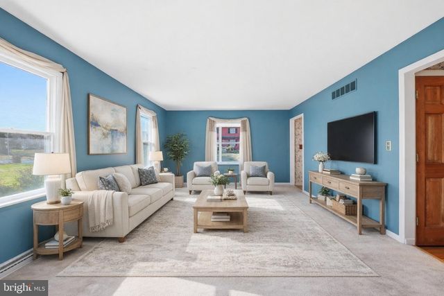 135 N FAIRFIELD DR, Dover, DE 19901