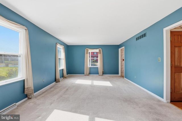 135 N FAIRFIELD DR, Dover, DE 19901