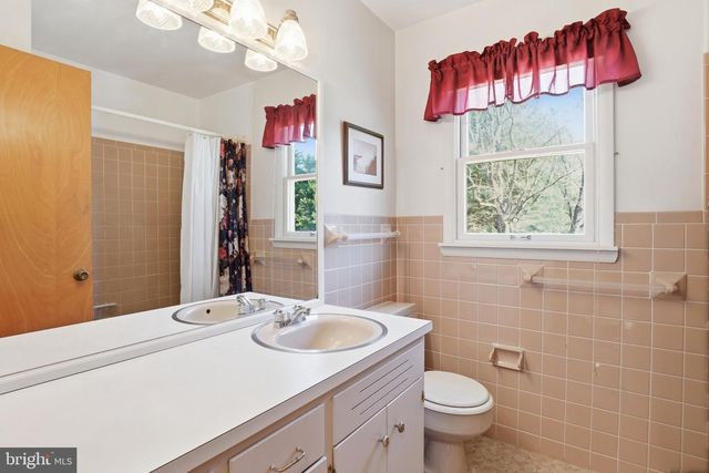 135 N FAIRFIELD DR, Dover, DE 19901