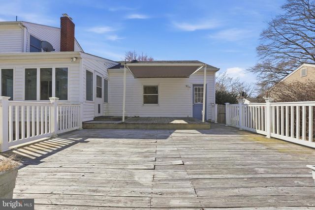 135 N FAIRFIELD DR, Dover, DE 19901