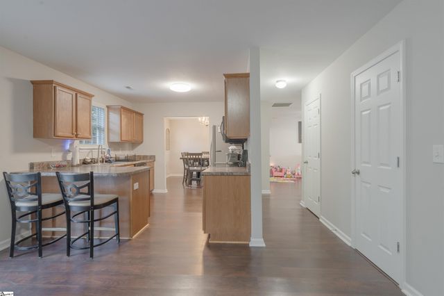 223 Stockbridge Drive, Spartanburg, SC 29301