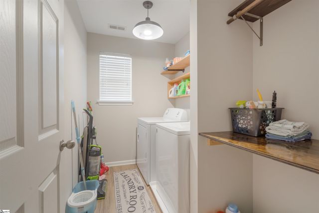 223 Stockbridge Drive, Spartanburg, SC 29301