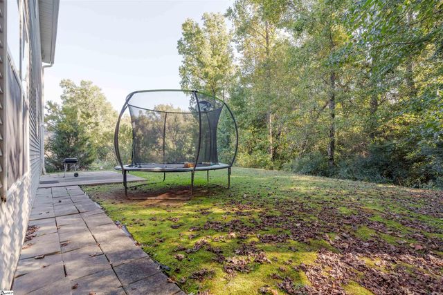 223 Stockbridge Drive, Spartanburg, SC 29301