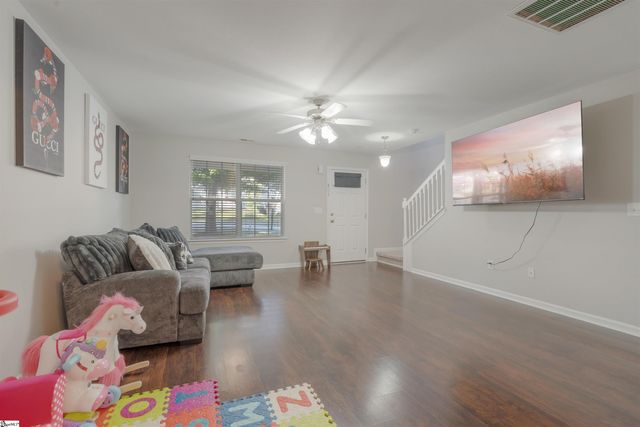 223 Stockbridge Drive, Spartanburg, SC 29301