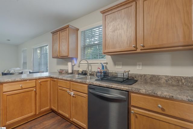 223 Stockbridge Drive, Spartanburg, SC 29301