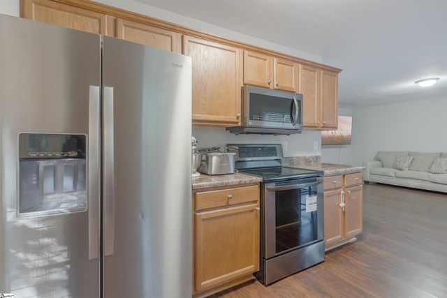 223 Stockbridge Drive, Spartanburg, SC 29301