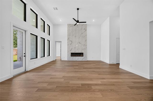 2505 Barton Creek Trail Dr, Friendswood, TX 77546