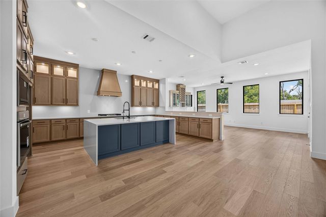 2505 Barton Creek Trail Dr, Friendswood, TX 77546