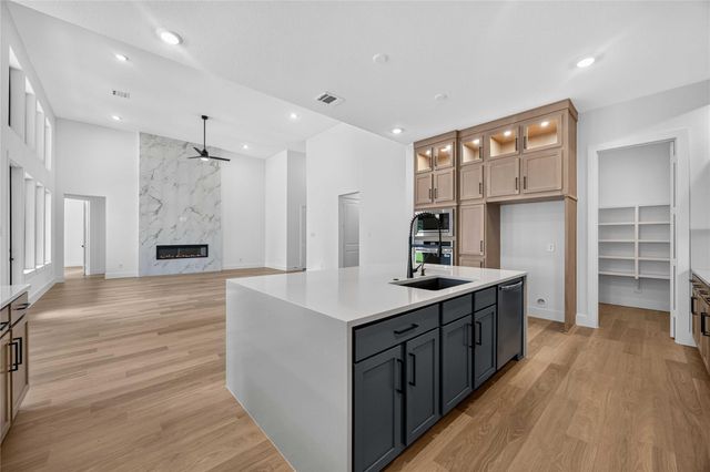 2505 Barton Creek Trail Dr, Friendswood, TX 77546