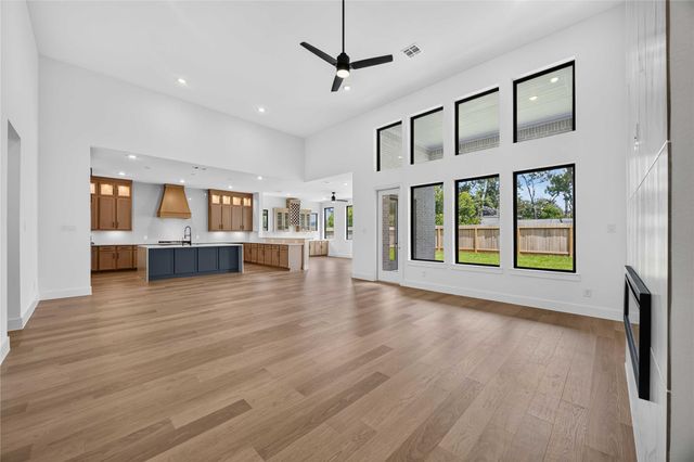 2505 Barton Creek Trail Dr, Friendswood, TX 77546