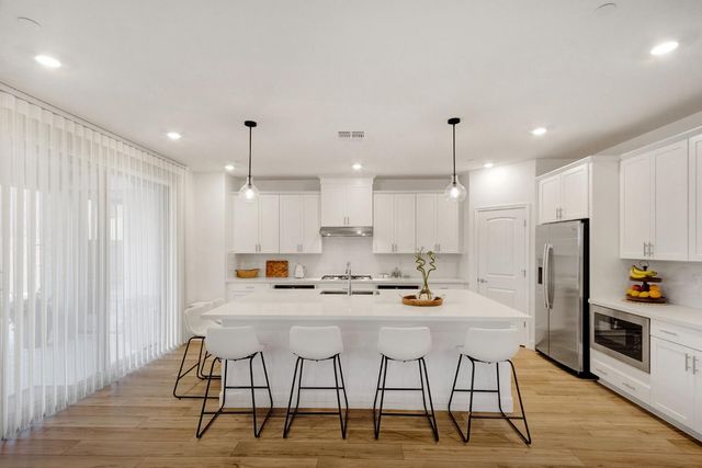 1008 Blue Range Way, Roseville, CA 95747