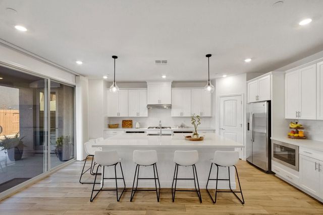 1008 Blue Range Way, Roseville, CA 95747