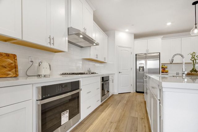1008 Blue Range Way, Roseville, CA 95747