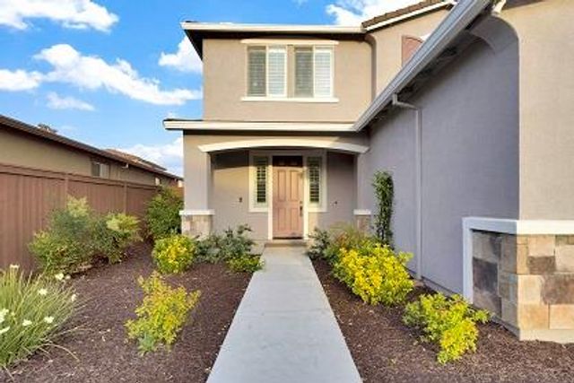 1008 Blue Range Way, Roseville, CA 95747