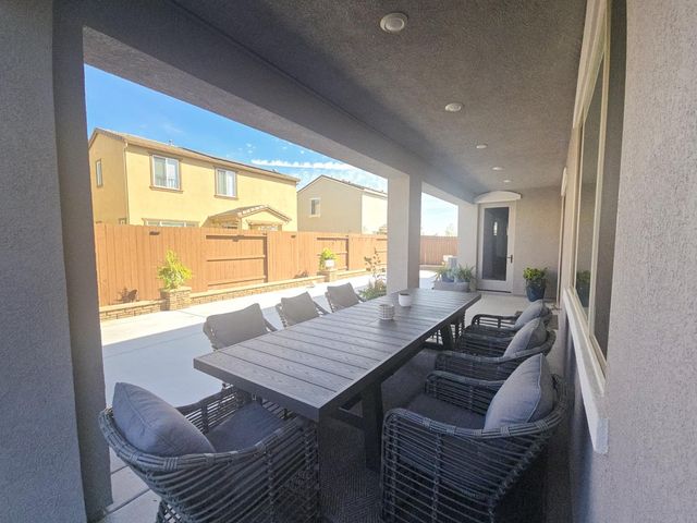 1008 Blue Range Way, Roseville, CA 95747