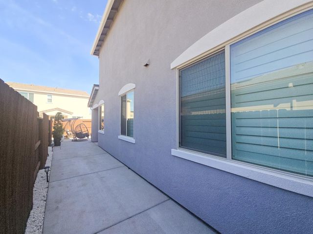 1008 Blue Range Way, Roseville, CA 95747