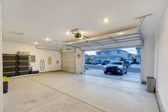 1008 Blue Range Way, Roseville, CA 95747