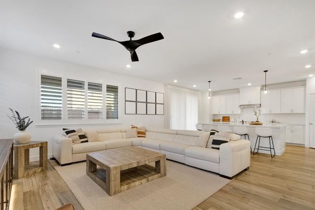 1008 Blue Range Way, Roseville, CA 95747