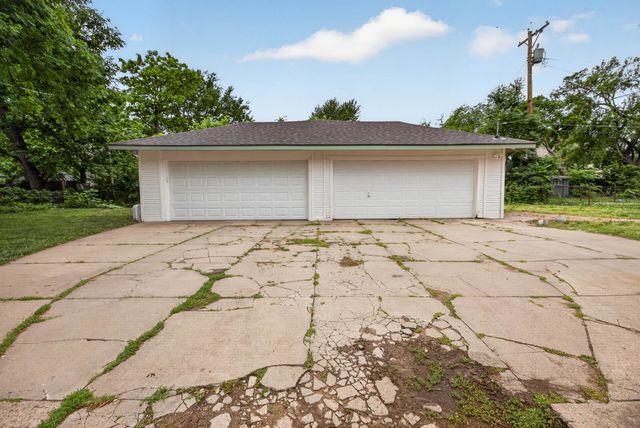 135 S Volustia Avenue, Wichita, KS 67211