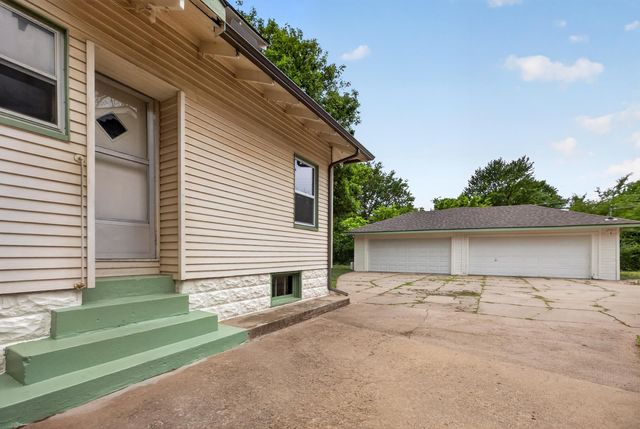 135 S Volustia Avenue, Wichita, KS 67211