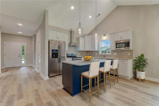 118 Sanderlyn Court, Eden, NC 27288