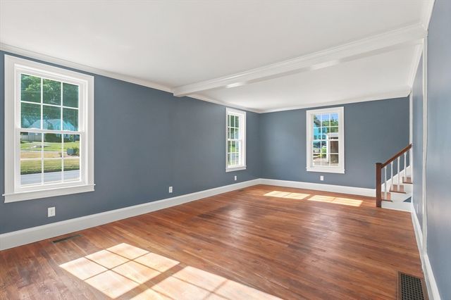 35 Elm Park, Groveland, MA 01834