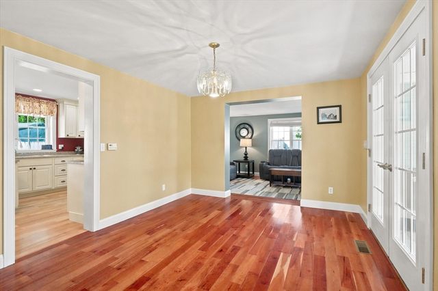35 Elm Park, Groveland, MA 01834