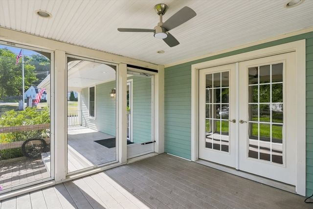 35 Elm Park, Groveland, MA 01834