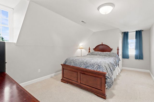 35 Elm Park, Groveland, MA 01834